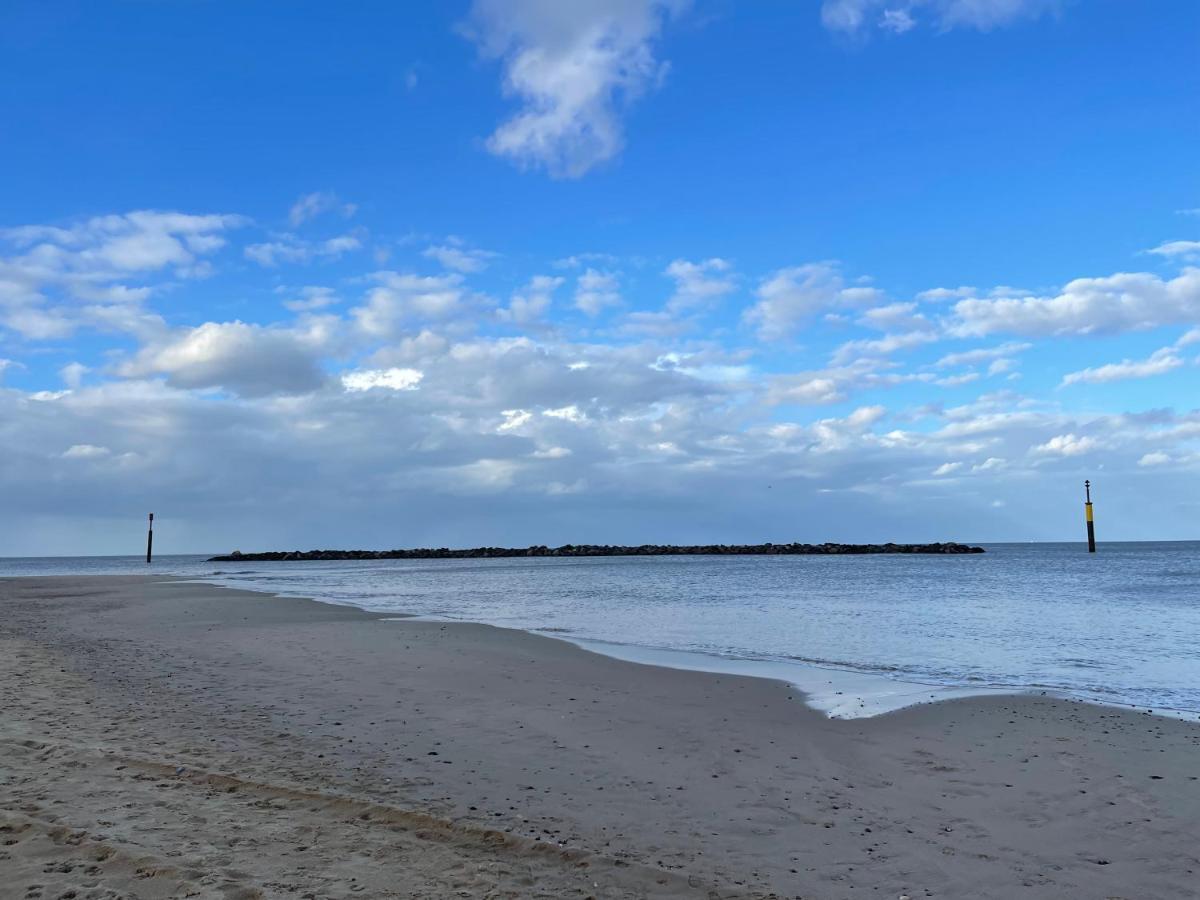 Coastal Terrace Dogs Welcome Optional Hot Tub Villa Sea Palling Exterior photo
